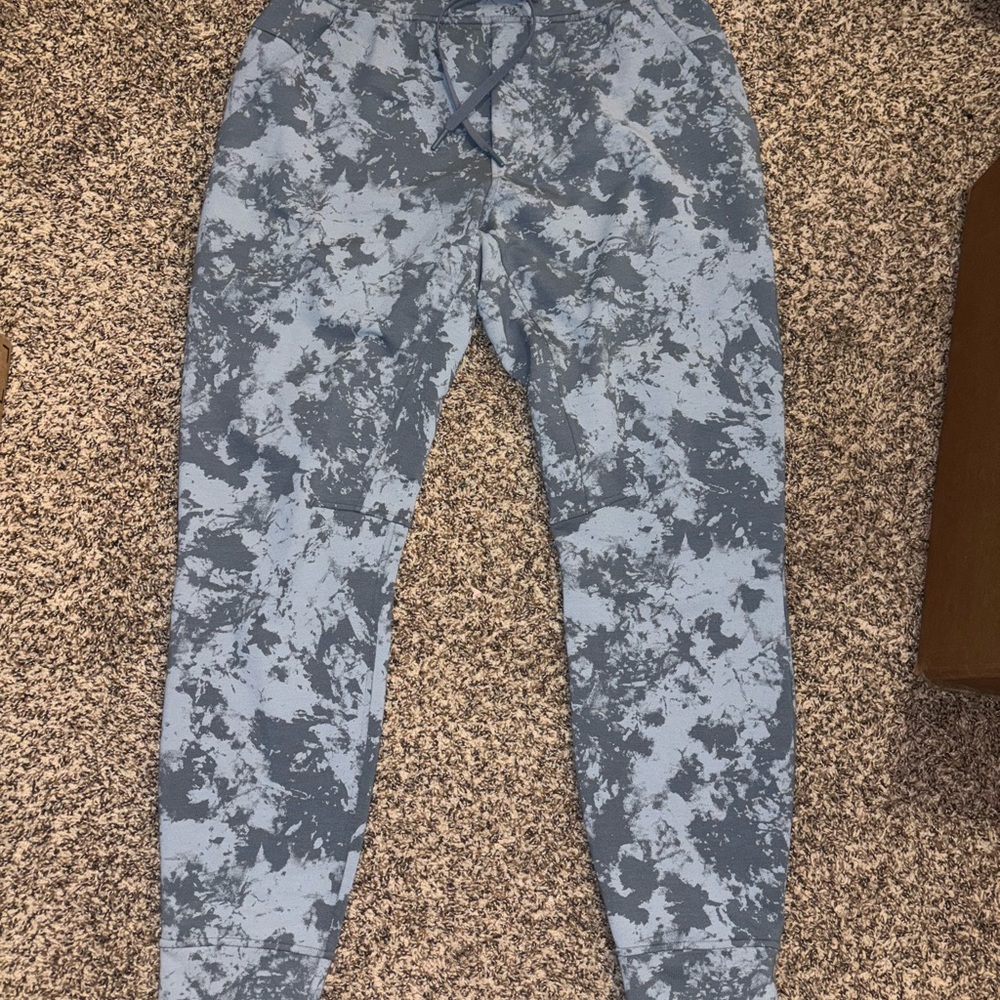 Lululemon soft stretch Blue and Gray Joggers